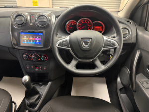 2017 Dacia Logan Mcv 0.9 Tce Laureate Estate 5dr Petrol Manual Euro 6 (s/s) (90 Ps) in White — image 6