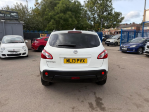 2013 Nissan Qashqai 1.6 360 2WD Euro 5 5dr in White — image 5