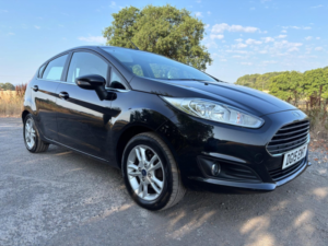2015 Ford Fiesta 1.25 Zetec Euro 6 5dr in Black — image 3