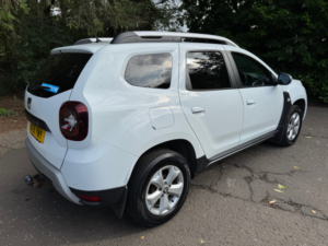 2019 Dacia Duster 1.6 Sce Comfort SUV 5dr Petrol Manual 4WD Euro 6 (s/s) (115 Ps) in White — image 4