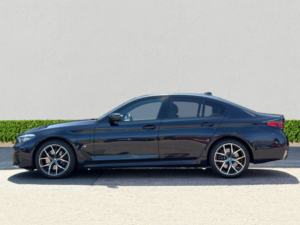 2021 BMW 5 Series 2.0 530e 12kwh M Sport Saloon 4dr Petrol Plug-In Hybrid Steptronic Xdrive Euro 6 (s/s) (292 Ps) in Black — image 4