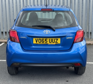 2015 Toyota Yaris 1.3 Icon in Blue — image 6