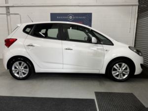 2012 Hyundai Ix20 1.4 Active in White — image 4