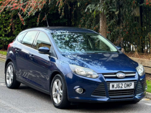 2012 Ford Focus 1.6 Zetec Hatchback 5dr Petrol Powershift Euro 5 (125 Ps) in Blue — image 5