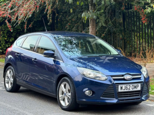 2012 Ford Focus 1.6 Zetec Hatchback 5dr Petrol Powershift Euro 5 (125 Ps) in Blue — image 6