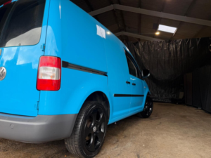 2010 Volkswagen Caddy 2.0 Sdi Pd C20 L1 Standard Roof 4dr in Blue — image 5