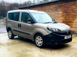2019 Fiat Doblo 3 SEAT Wheelchair Accessible Disabled Access Vehicle Wav in Bronze — image 3