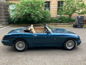 1995 MG Rv8 4.0 in Blue — image 6