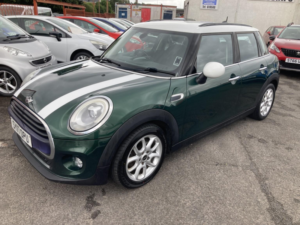 2017 MINI Hatch 1.5 5-Door Hatch Cooper in Green — image 3