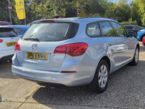 2015 Vauxhall Astra 1.6 I Design in Silver — image 4