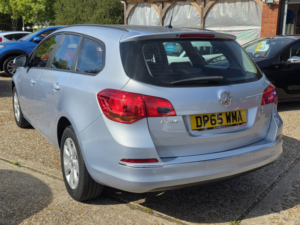 2015 Vauxhall Astra 1.6 I Design in Silver — image 6