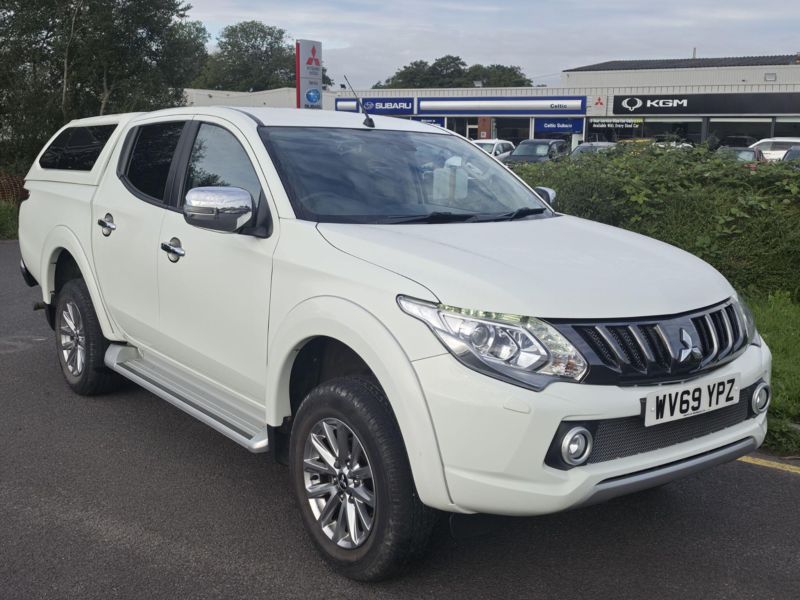 2019 Mitsubishi L200 2.4 Di-D Dc Barbarian 4WD Euro 6 4dr in White — image 1