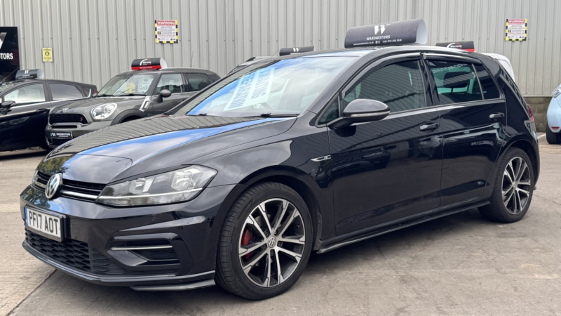 2017 Volkswagen Golf 2.0 Tdi Bluemotion Tech R-Line Diesel Black 5dr 1 Owner+belt Done+satnav in Black — image 1