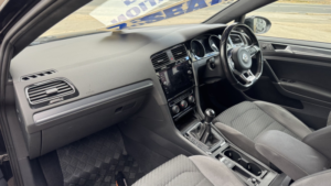 2017 Volkswagen Golf 2.0 Tdi Bluemotion Tech R-Line Diesel Black 5dr 1 Owner+belt Done+satnav in Black — image 2