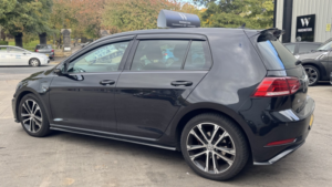 2017 Volkswagen Golf 2.0 Tdi Bluemotion Tech R-Line Diesel Black 5dr 1 Owner+belt Done+satnav in Black — image 3