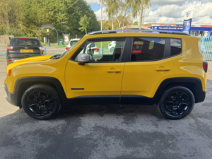 2017 Jeep Renegade 1.4 Renegade My16 1.4 Multiair Ii 140hp Limited in Yellow — image 2