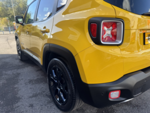 2017 Jeep Renegade 1.4 Renegade My16 1.4 Multiair Ii 140hp Limited in Yellow — image 4