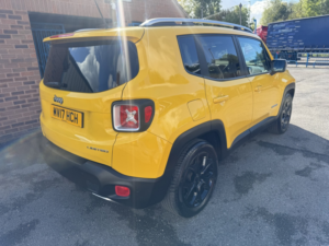 2017 Jeep Renegade 1.4 Renegade My16 1.4 Multiair Ii 140hp Limited in Yellow — image 6
