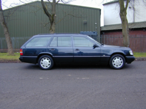 1995 Mercedes-Benz 320 Ref 8832 - Mercedes Benz W124 E320 Estate 7 Seater Automatic – Air Con (rhd - Ex Japan) in Black — image 2