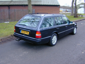1995 Mercedes-Benz 320 Ref 8832 - Mercedes Benz W124 E320 Estate 7 Seater Automatic – Air Con (rhd - Ex Japan) in Black — image 3