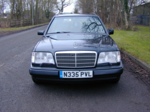 1995 Mercedes-Benz 320 Ref 8832 - Mercedes Benz W124 E320 Estate 7 Seater Automatic – Air Con (rhd - Ex Japan) in Black — image 4
