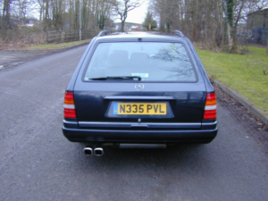 1995 Mercedes-Benz 320 Ref 8832 - Mercedes Benz W124 E320 Estate 7 Seater Automatic – Air Con (rhd - Ex Japan) in Black — image 5