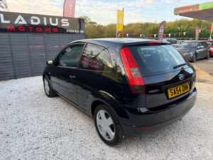 2004 Ford Fiesta 1.25 Lx 3dr in Black — image 2