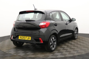 2025 Hyundai I10 1.0 Advance Hatchback 5dr Petrol Manual Euro 6 (s/s) (63 Ps) in Black — image 5