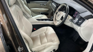 2018 Volvo V90 2.0 D4 Momentum Auto Euro 6 (s/s) 5dr in Bronze — image 2