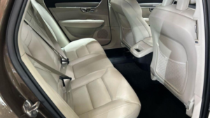 2018 Volvo V90 2.0 D4 Momentum Auto Euro 6 (s/s) 5dr in Bronze — image 3