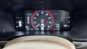 2018 Volvo V90 2.0 D4 Momentum Auto Euro 6 (s/s) 5dr in Bronze — image 5