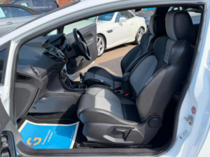 2013 Ford Fiesta 1.6t Ecoboost St-2 Euro 5 3dr in White — image 4
