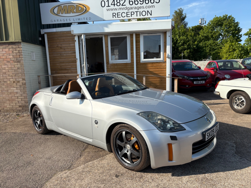2009 Nissan 350 Z 350 Z in Silver — image 1