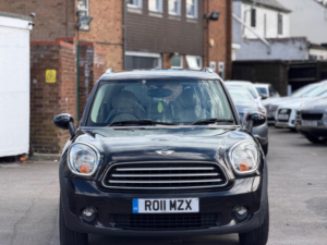 2011 MINI Countryman 1.6 Cooper Euro 5 (s/s) 5dr in Black — image 6