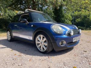 2009 MINI Hatch 1.6 Cooper Euro 4 3dr in Blue — image 2