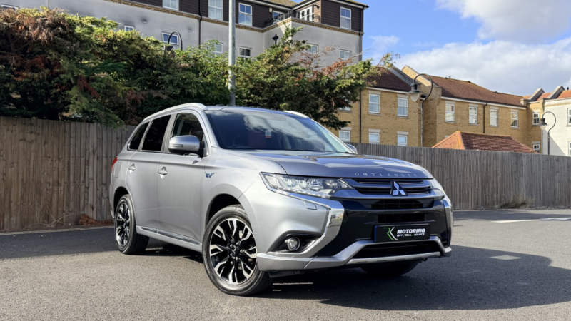 2017 Mitsubishi Outlander 2.0 H 12kwh 5h in Grey — image 1
