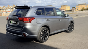2017 Mitsubishi Outlander 2.0 H 12kwh 5h in Grey — image 4
