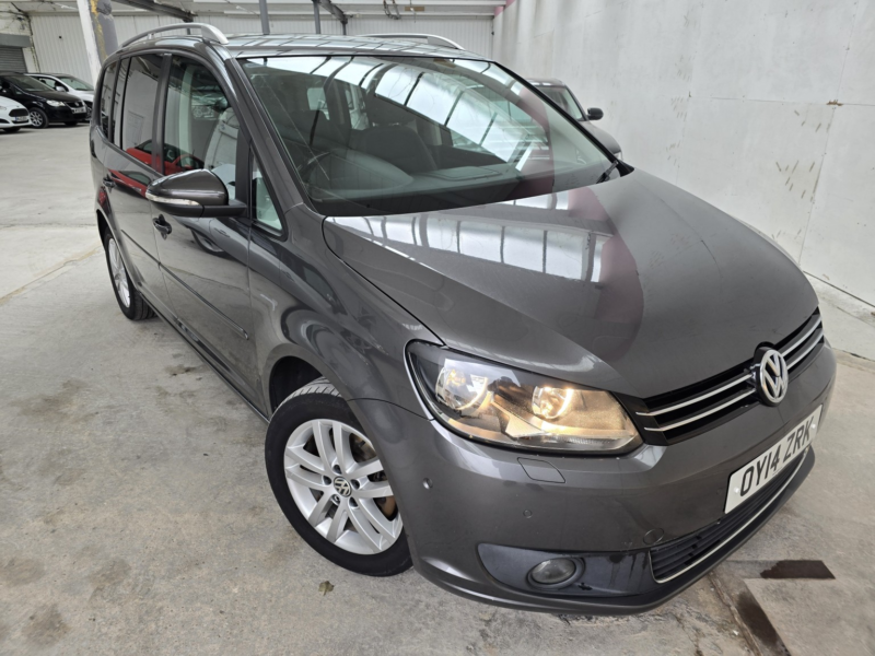 2014 Volkswagen Touran 1.6 Tdi Se in Grey — image 1
