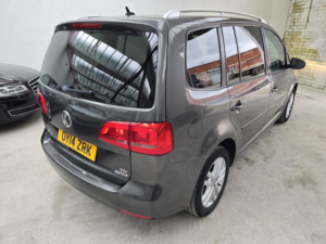 2014 Volkswagen Touran 1.6 Tdi Se in Grey — image 5