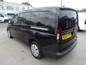 2022 Volkswagen Caddy Maxi 2.0 Tdi C20 Commerce Lwb Euro 6 (s/s) 6dr in Black — image 6