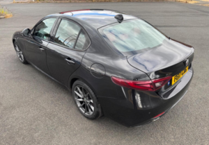2017 Alfa Romeo Giulia 2.2 Td Speciale Auto Euro 6 (s/s) 4dr in Black — image 2