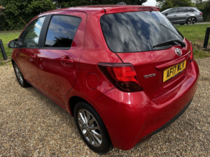 2017 Toyota Yaris 1.3 Dual Vvt-I Icon in Red — image 3
