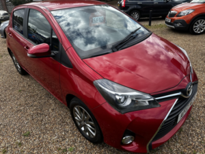 2017 Toyota Yaris 1.3 Dual Vvt-I Icon in Red — image 6