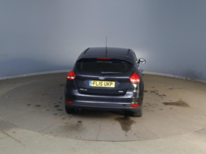 2015 Ford Focus 1.0t Ecoboost Zetec Euro 6 (s/s) 5dr in Black — image 5