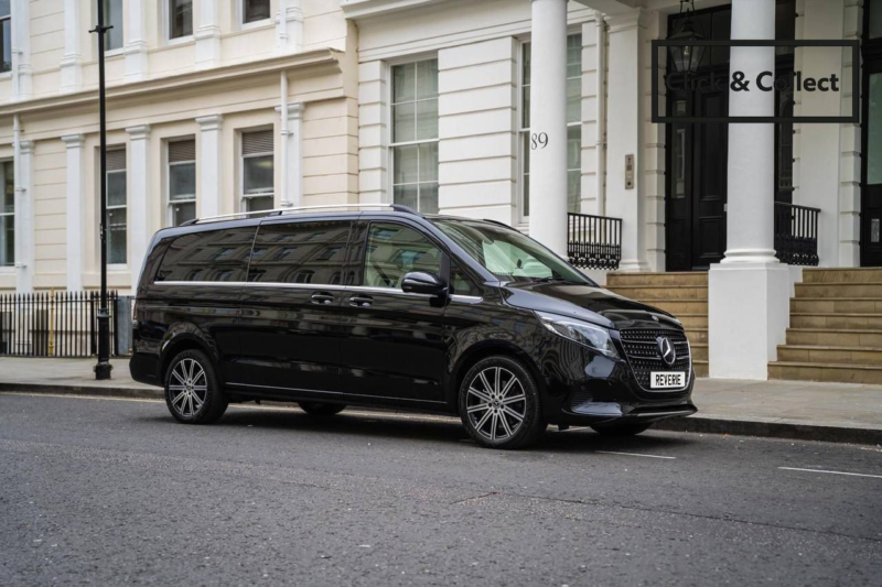 2025 Mercedes-Benz V Class 2.0 V220d Premium MPV 5dr Diesel G-Tronic+ Euro 6 (s/s) (8 Seat, Extra Long) (163 Ps) in Black — image 1