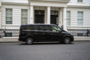 2025 Mercedes-Benz V Class 2.0 V220d Premium MPV 5dr Diesel G-Tronic+ Euro 6 (s/s) (8 Seat, Extra Long) (163 Ps) in Black — image 4