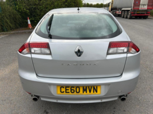 2010 Renault Laguna 2.0 Dci Dynamique Tomtom Euro 4 5dr in Silver — image 6