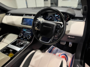 2018 Land Rover Range Rover Velar 2.0 D240 R-Dynamic S Auto 4WD Euro 6 (s/s) 5dr in Black — image 2
