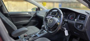 2017 Volkswagen Golf 1.4 Tsi Se Nav in Black — image 3