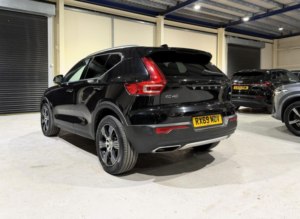 2019 Volvo Xc40 2.0 T4 Inscription Auto AWD Euro 6 (s/s) 5dr in Black — image 5